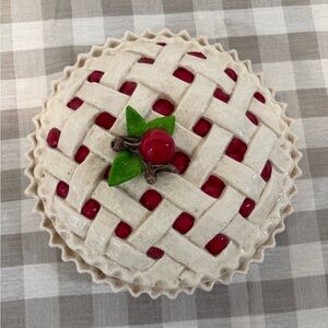 Vintage 1985 Decorative Cherry Pie dish with Lattice Top